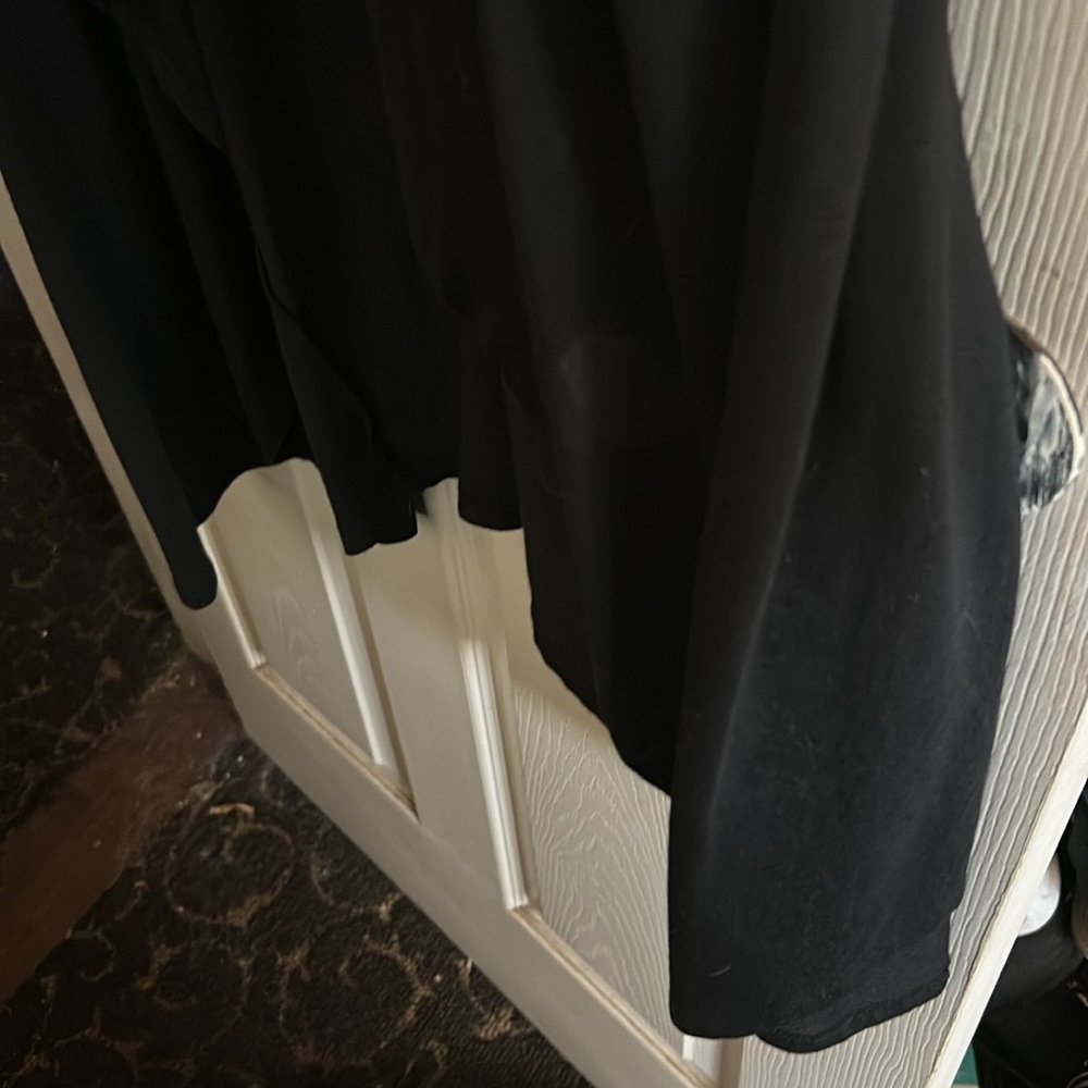 Make An Offer Roman’s black cowl neck long tunic 👏 - Picture 3 of 5